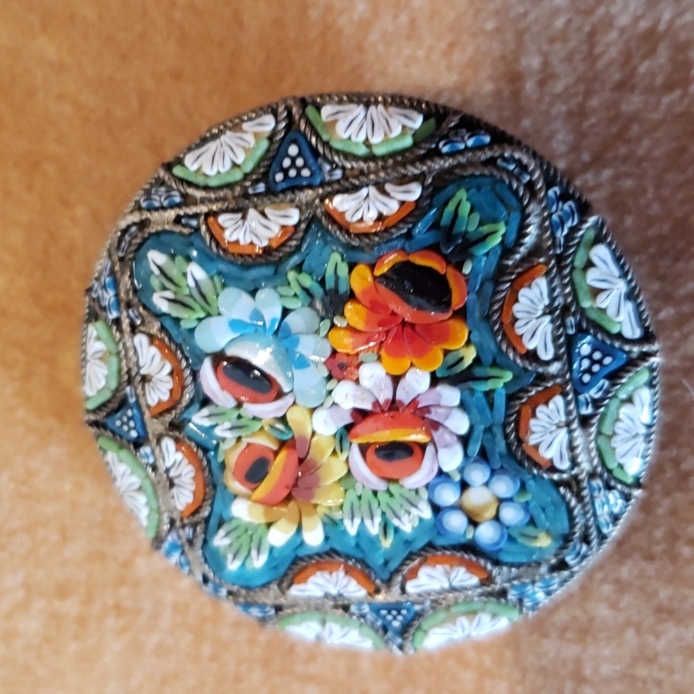 The vintage Italian micro mosaic pendant - Picture 2 of 5